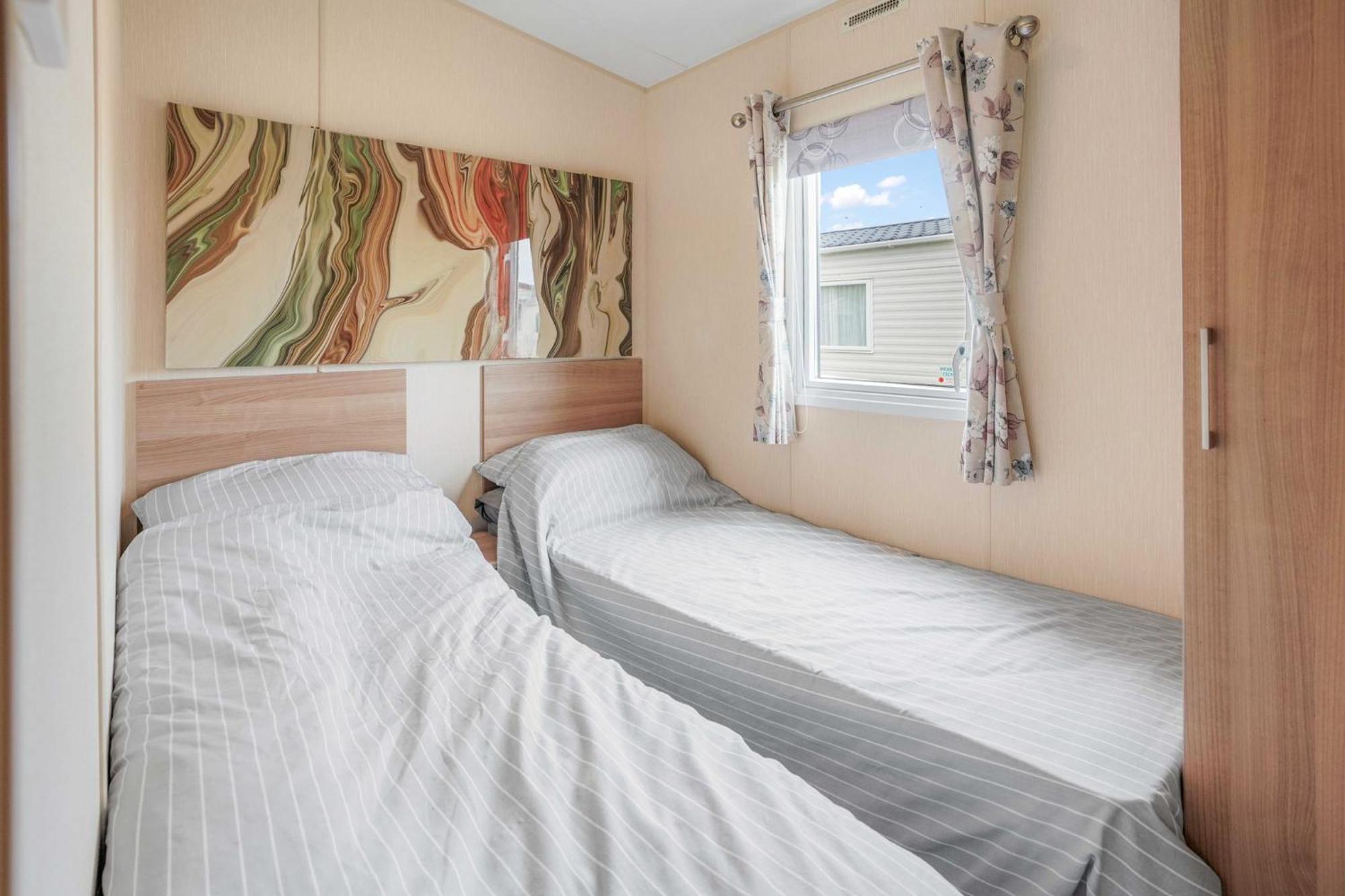 Sunscape Lodge Corton  Екстериор снимка